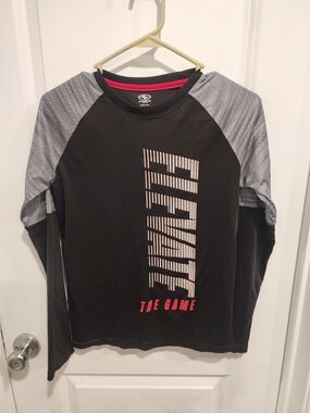 Athletic Works Black Long Sleeve Tee with Gray Sleeves Red Hit Youth XL 14-16